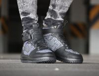 Nike Wmns Lunar Force 1 Flyknit Workboot (860558-001)