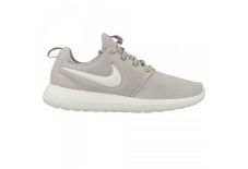 NIKE WMNS ROSHE TWO (844931-003)