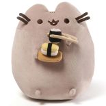 Pusheen - Maskotka z sushi (25 x 20 cm)